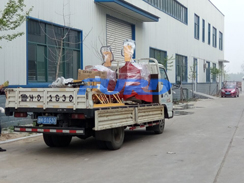 福瑞得機械手扶壓路機、框架整平機已成功裝車及時發貨