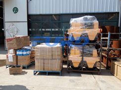 福瑞得今日發(fā)貨：外貿(mào)出口壓路機20臺；國內(nèi)訂購一臺激光整平機，13臺壓路機